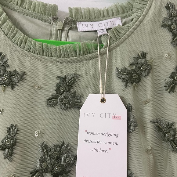 Ivy City Co Anastasia Dress in Sage - Picture 8 of 8